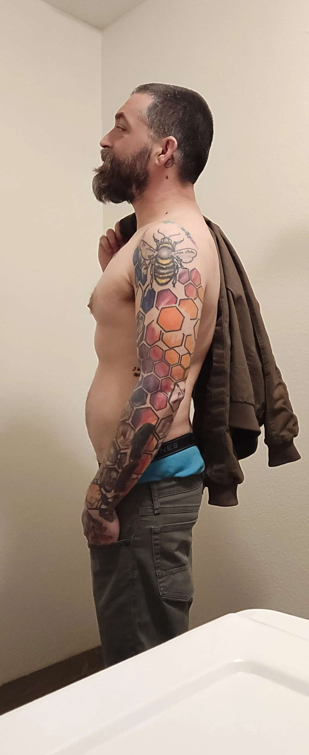 XXX Porn Photo of Nude ThickCutValleyMan 1