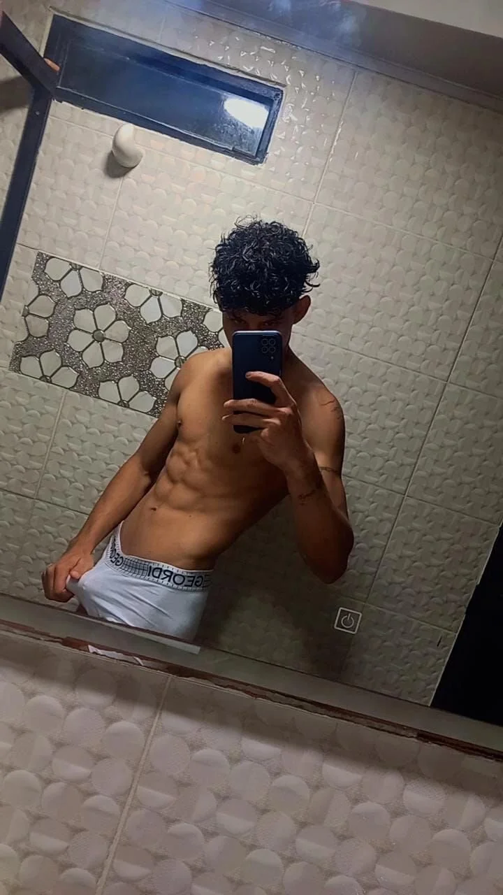 XXX Porn Photo of Nude KamiSuarez 7