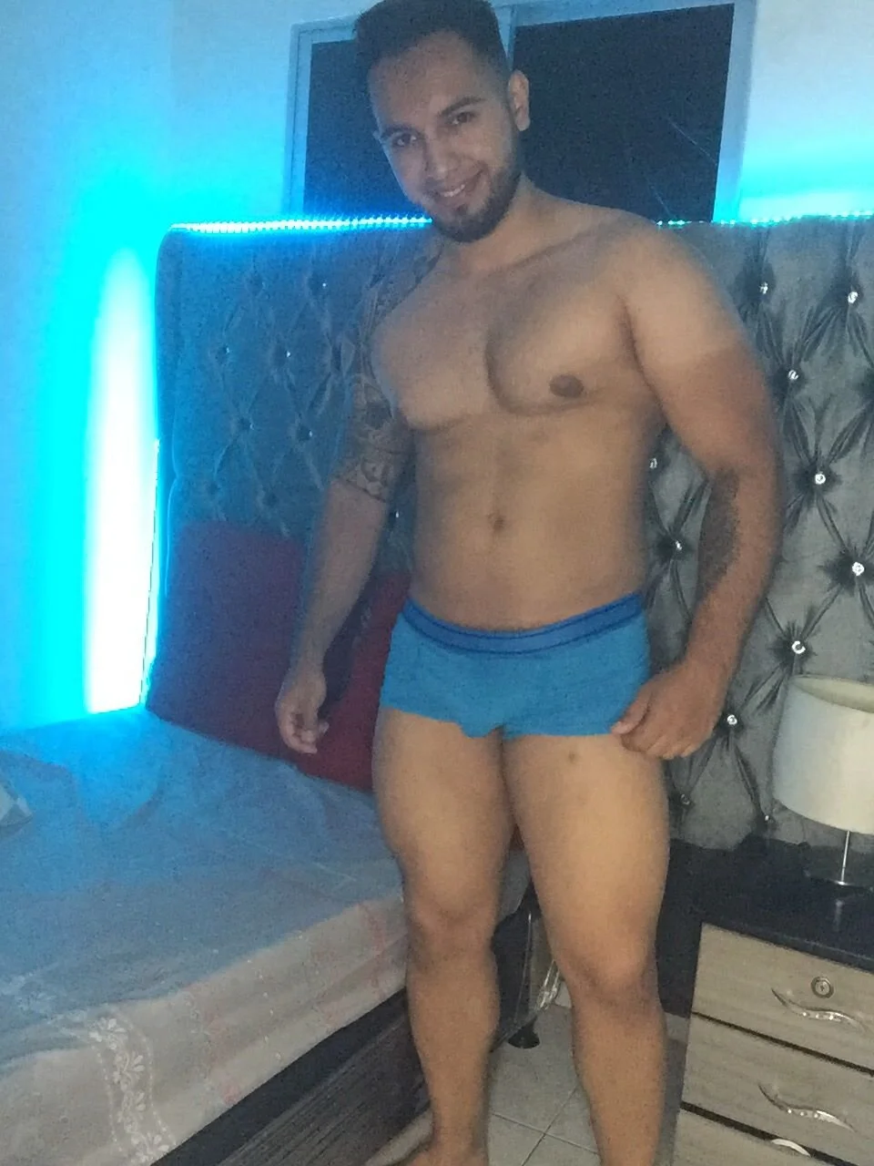 XXX Porn Photo of Nude mrloganfuck1 2