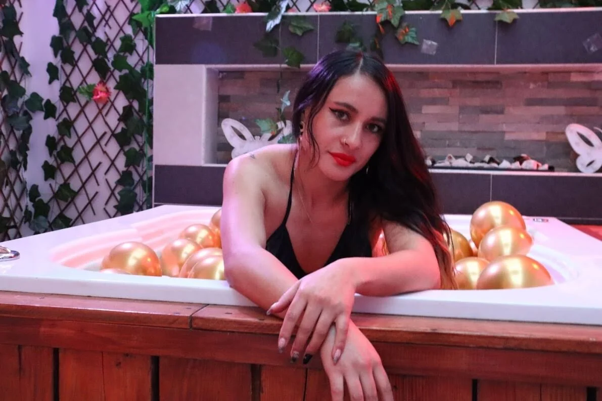 XXX Porn Photo of Nude Coral_Gibson 69