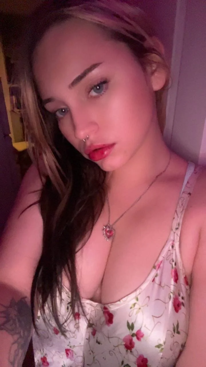 XXX Porn Photo of Nude ms_ellie 2
