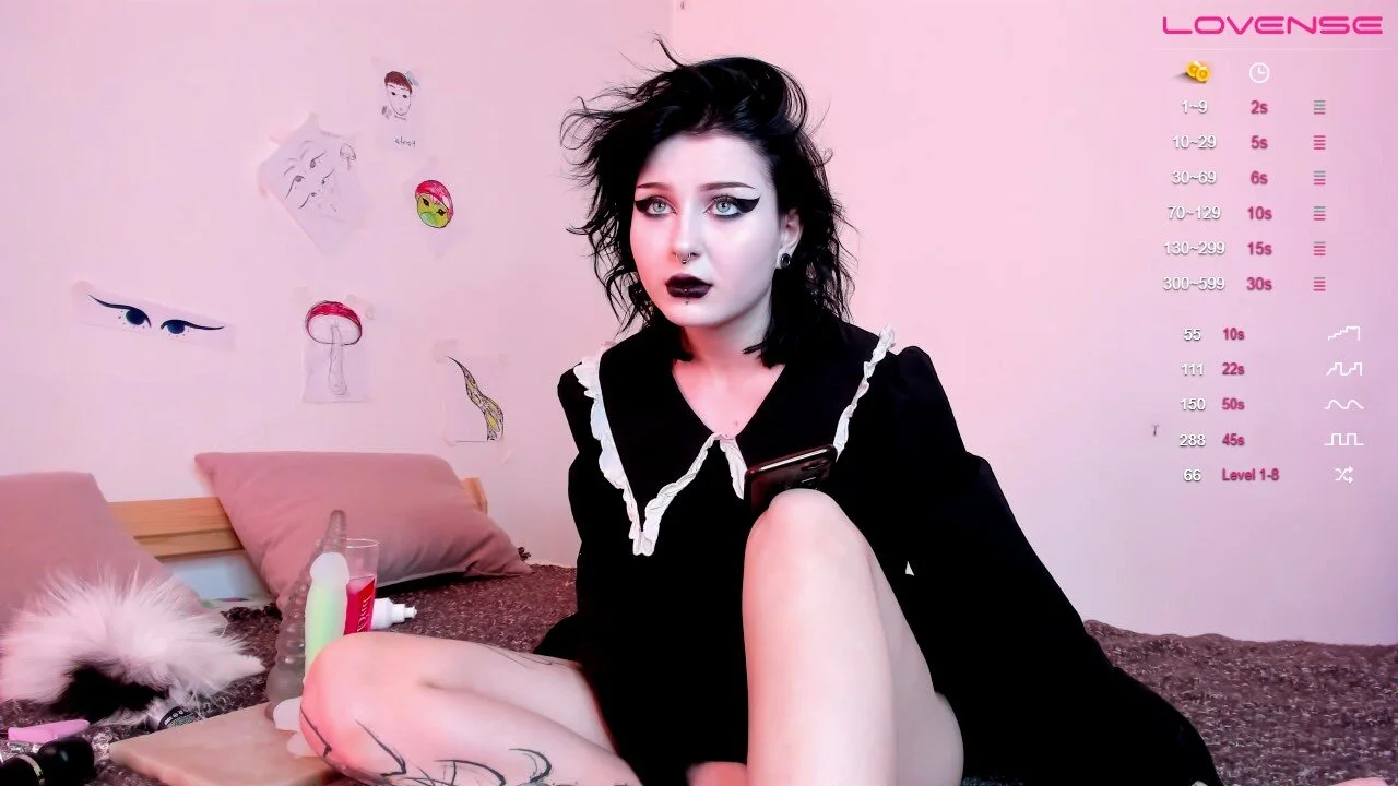 XXX Porn Photo of Nude little_grinch666 5