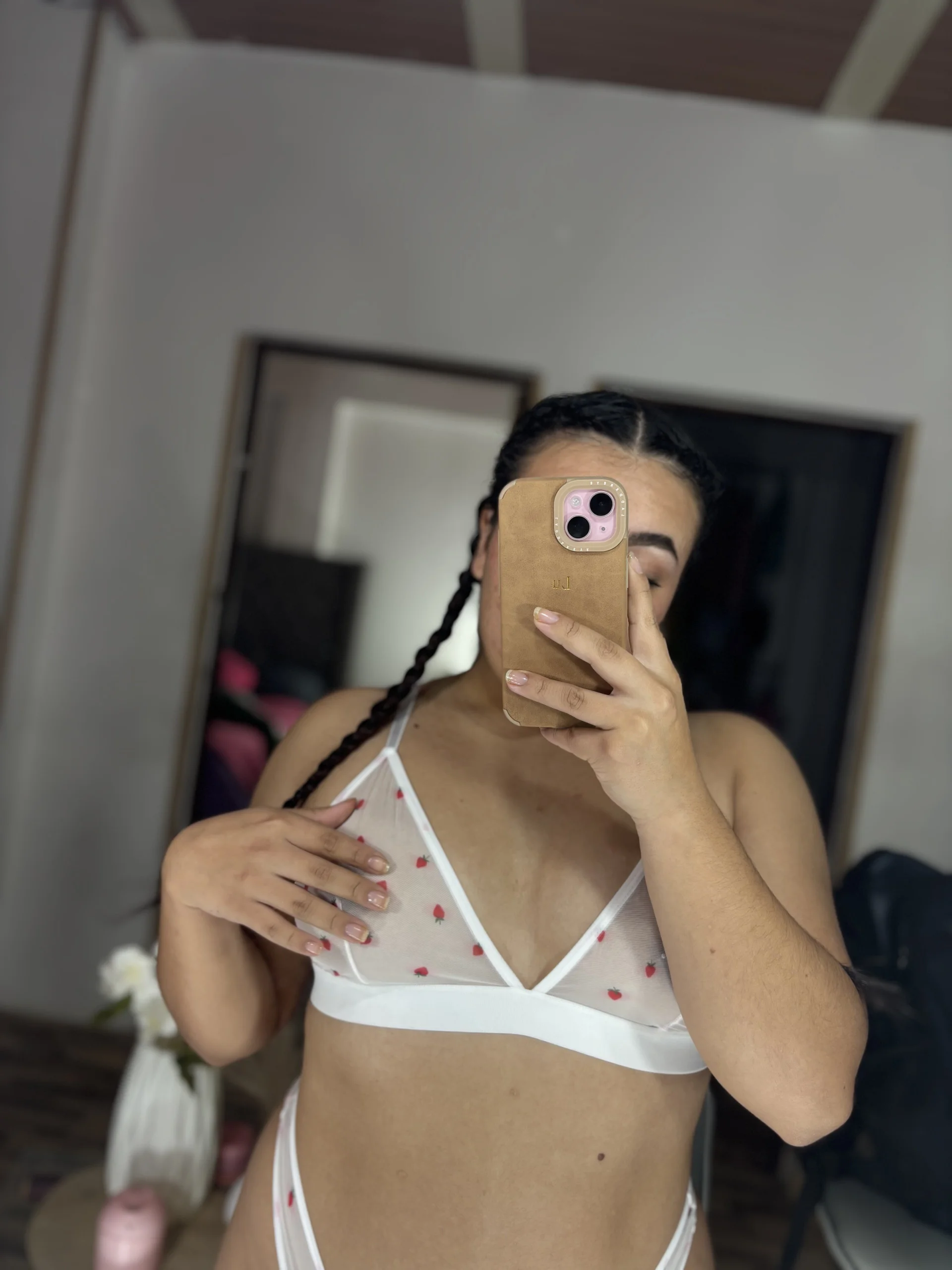 XXX Porn Photo of Nude Laura_Med 18