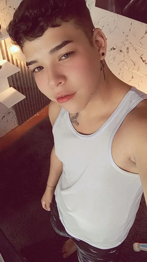 XXX Porn Photo of Nude Thomas_boy_ 2