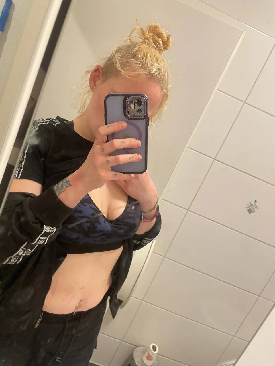 XXX Porn Photo of Nude HotPurpleHaze 4
