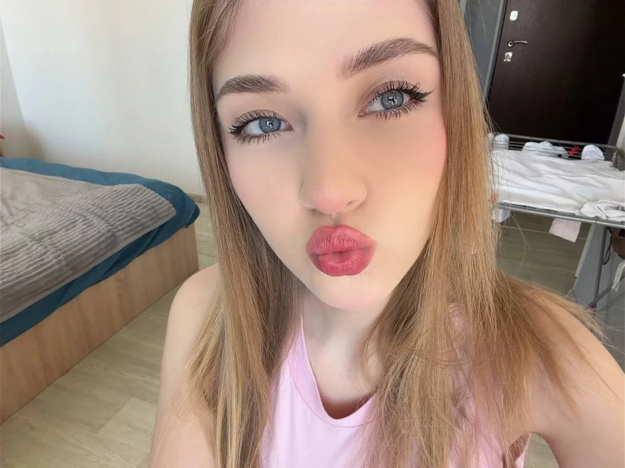 XXX Porn Photo of Nude AveryBerkson 14