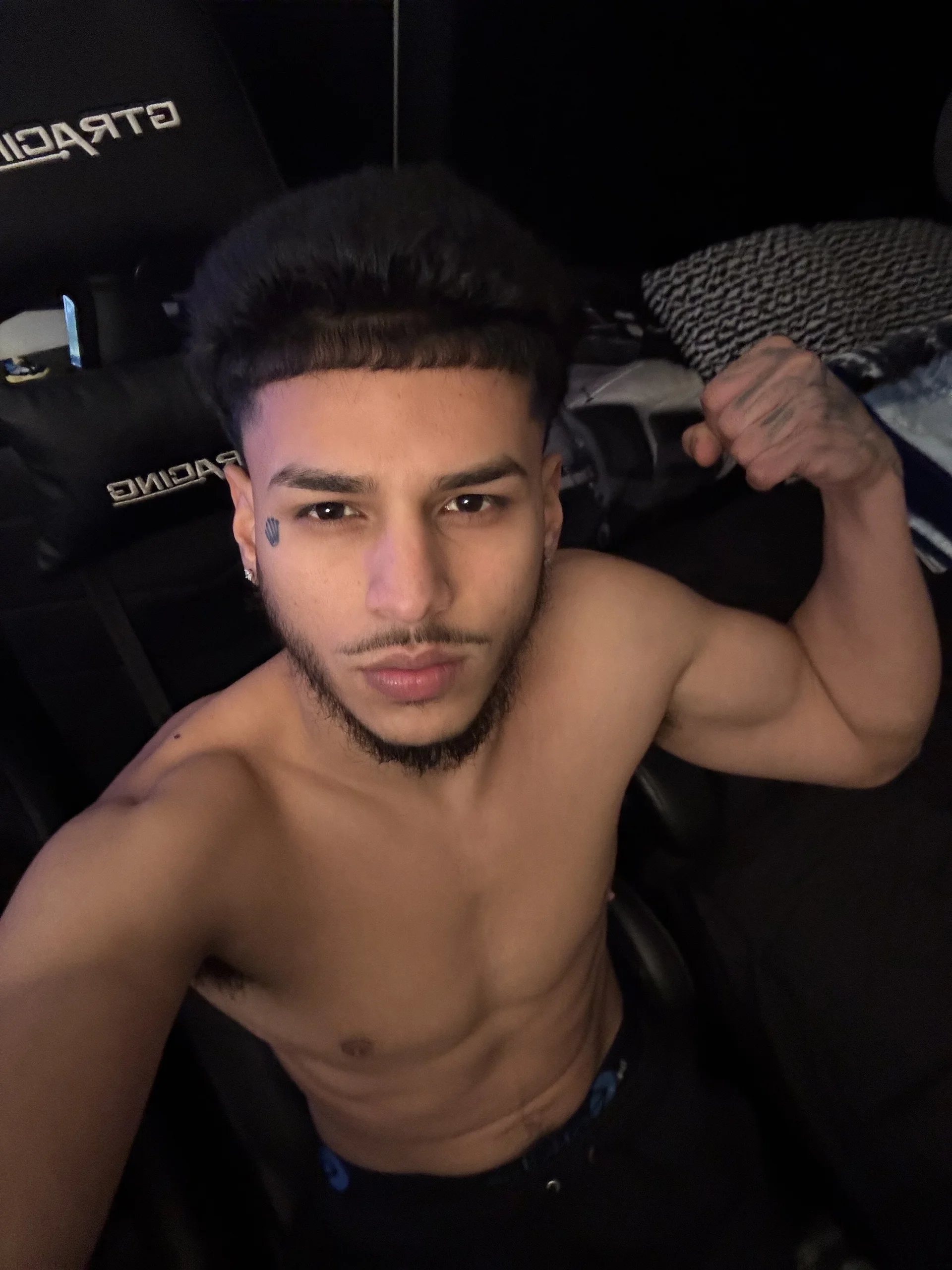XXX Porn Photo of Nude handsome_dick_swanger 2