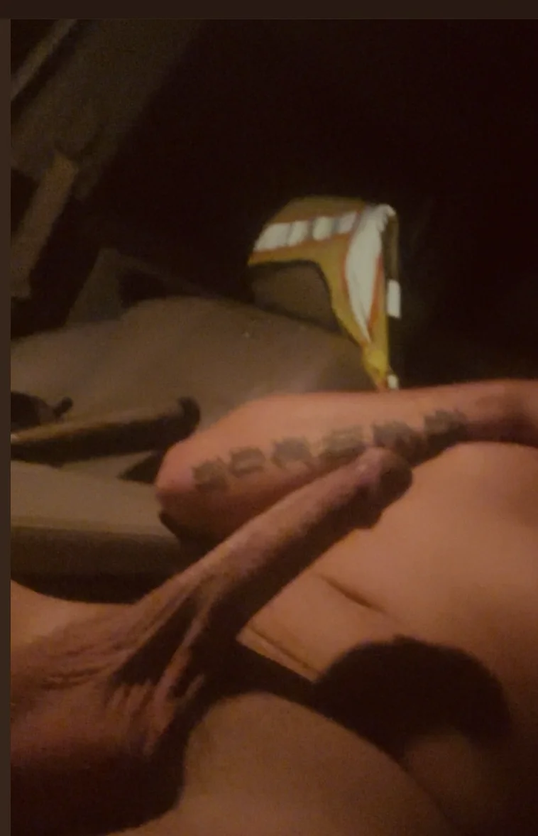 XXX Porn Photo of Nude BigDawgzbite69 6