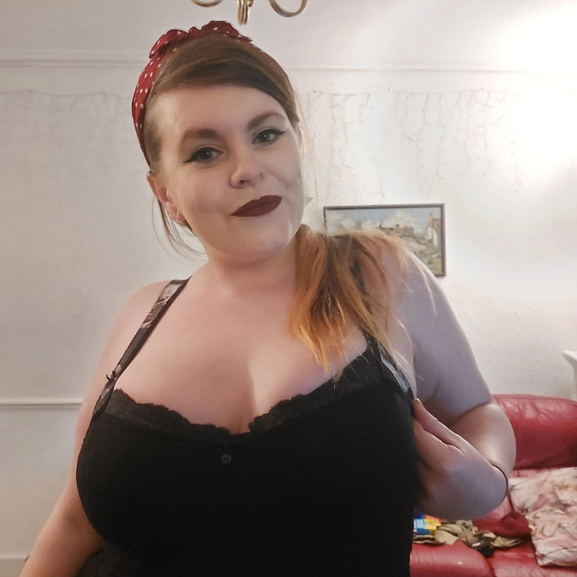 XXX Porn Photo of Nude pinkieMilfPUSY 29