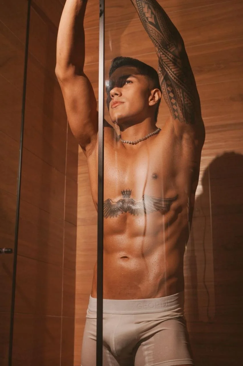 XXX Porn Photo of Nude Aron_Bolt 31