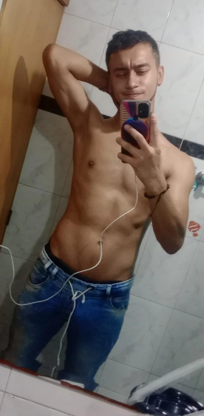 XXX Porn Photo of Nude Kevin_Torres 2