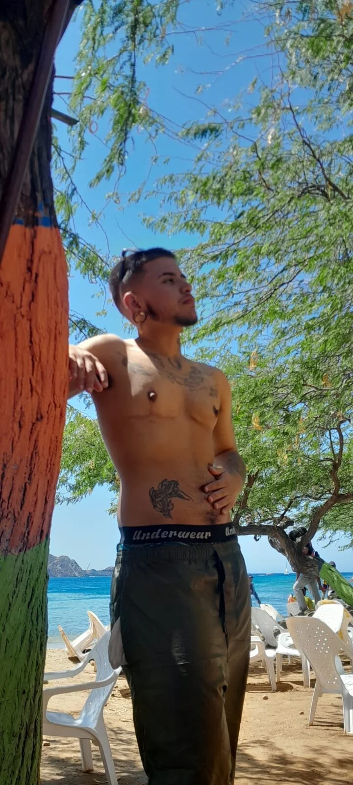 XXX Porn Photo of Nude ftmphilip_ 9