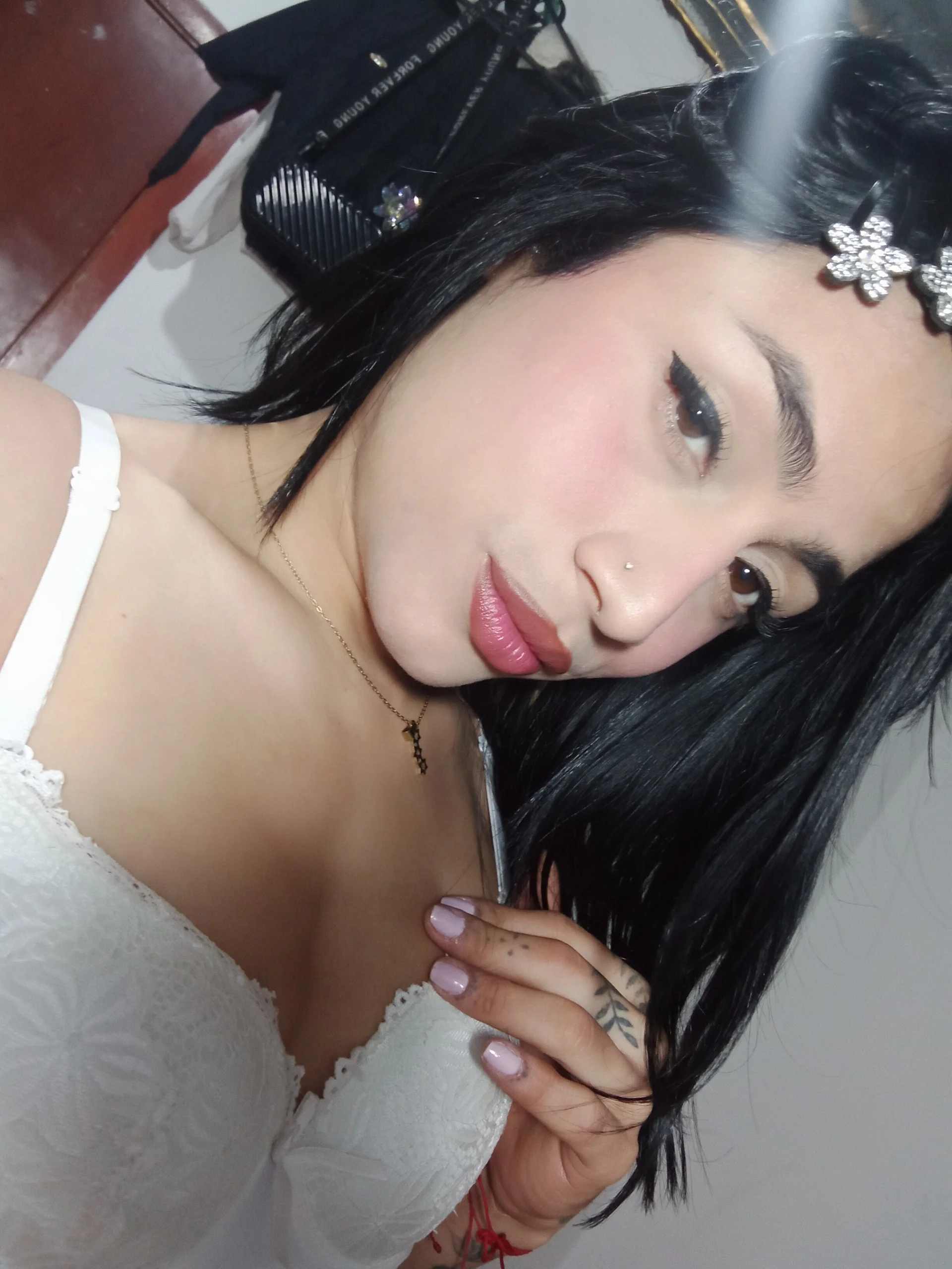 XXX Porn Photo of Nude xhellend07x 2