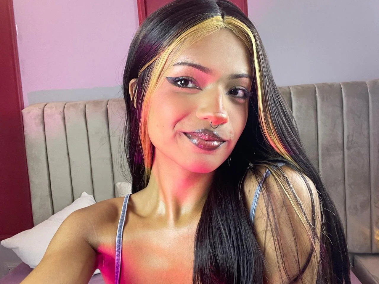XXX Porn Photo of Nude miablanc_cr 24
