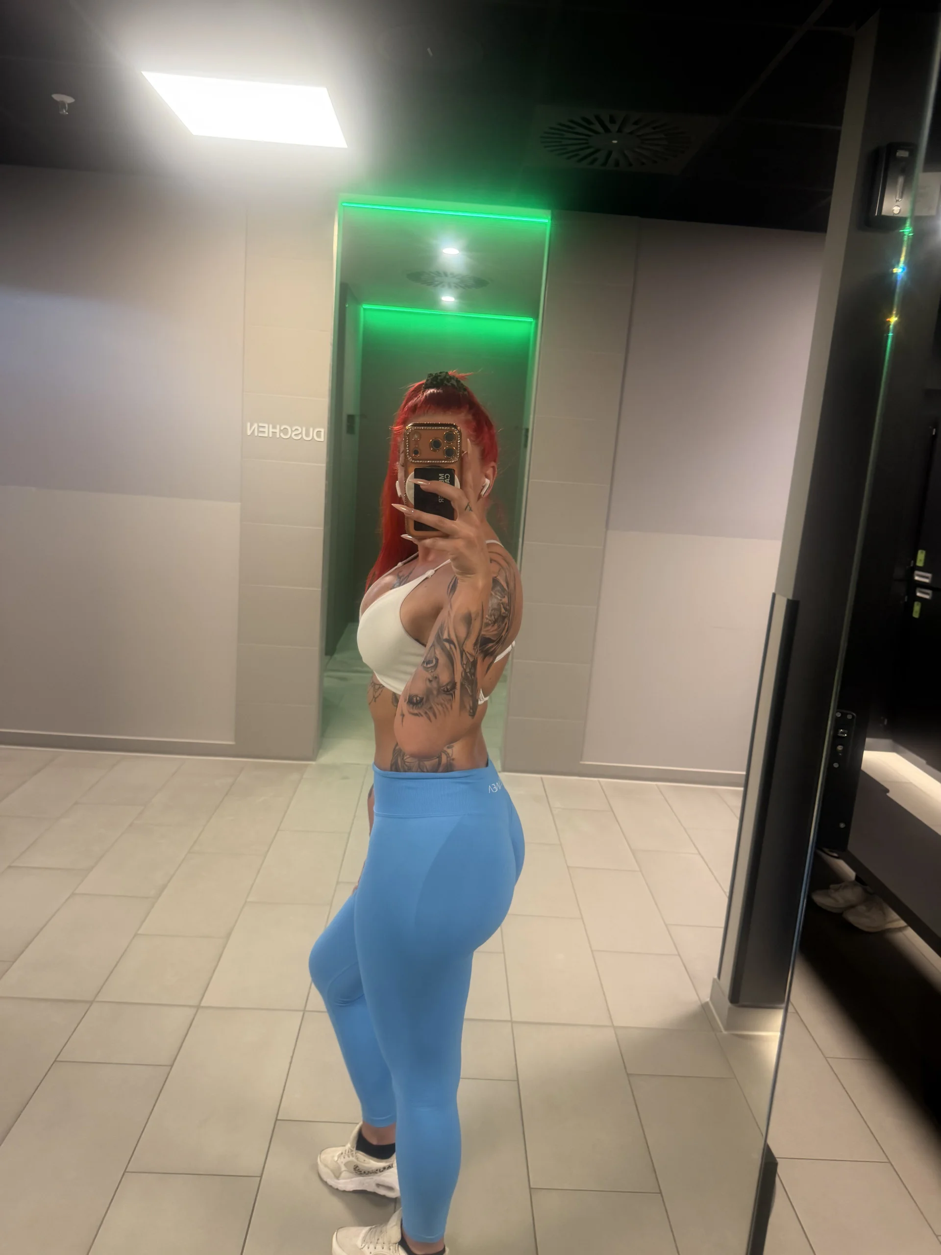 XXX Porn Photo of Nude MrsRedFoxy 20