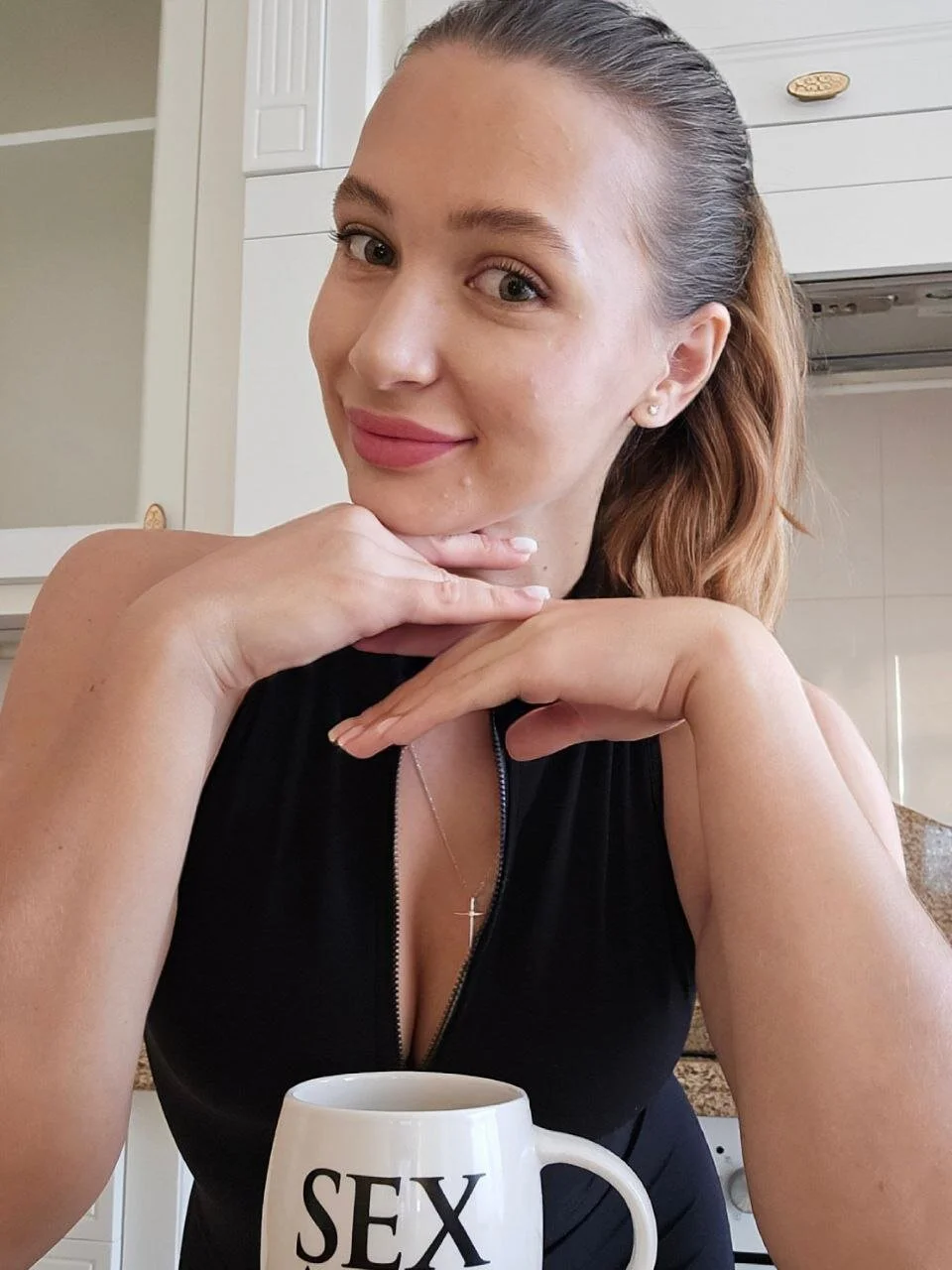 XXX Porn Photo of Nude LadyMillionn 3