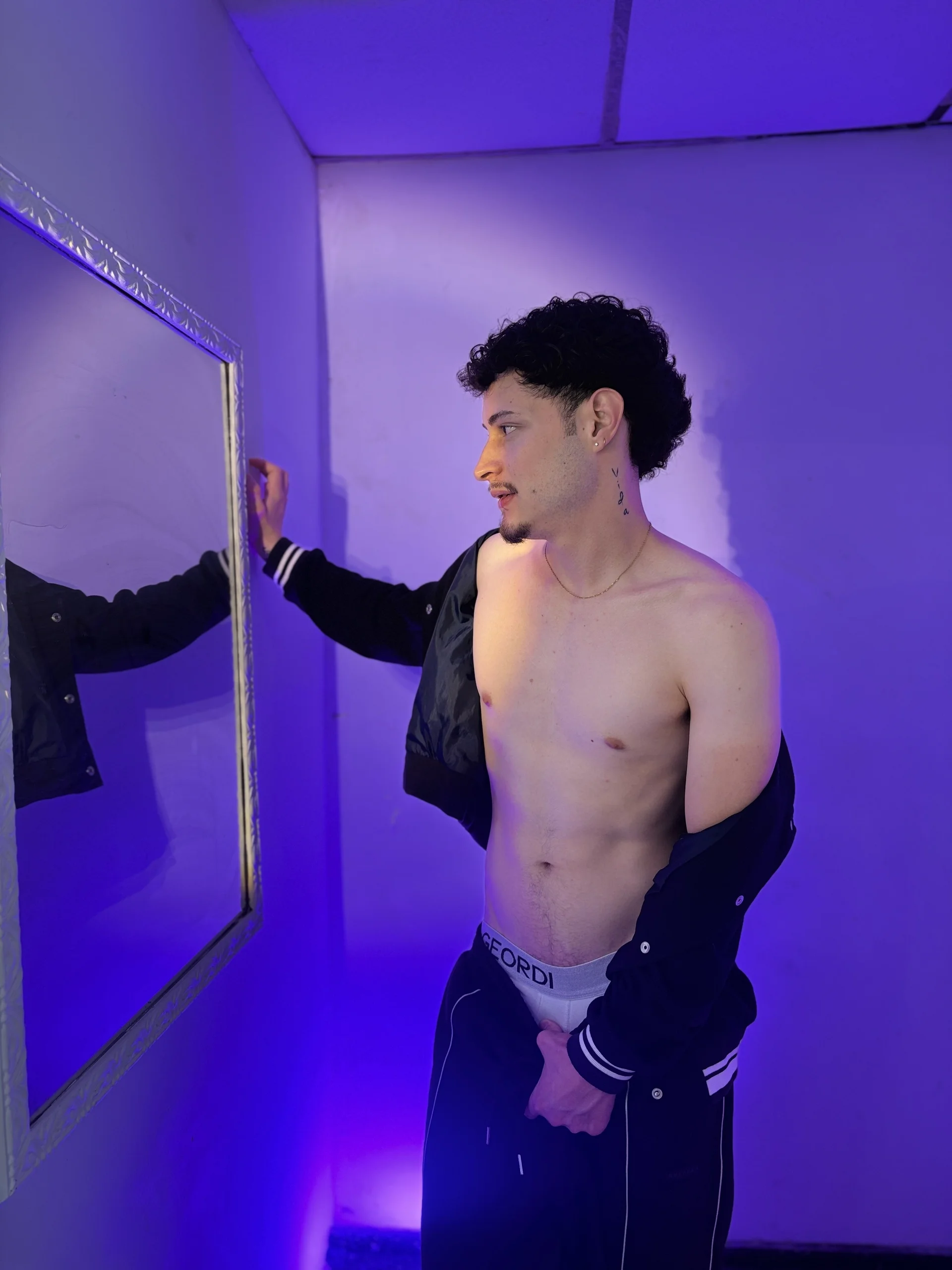 XXX Porn Photo of Nude Alexlux1 21