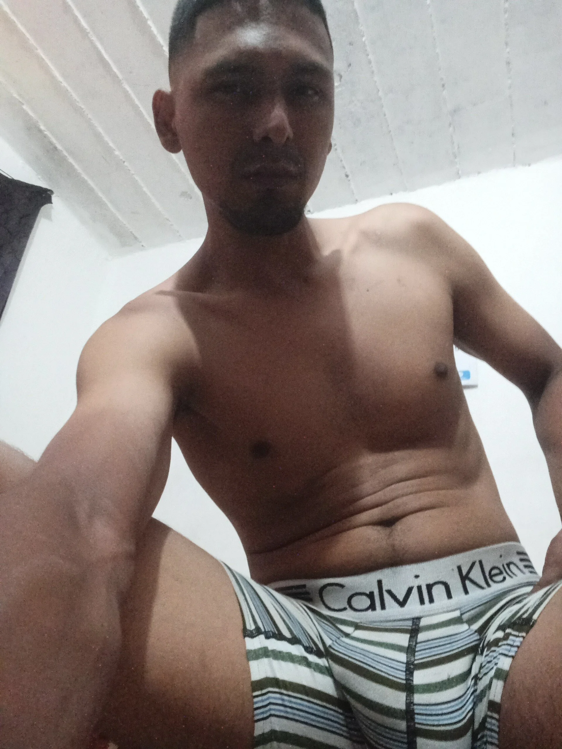 XXX Porn Photo of Nude PROSTITUTO-RICO 4