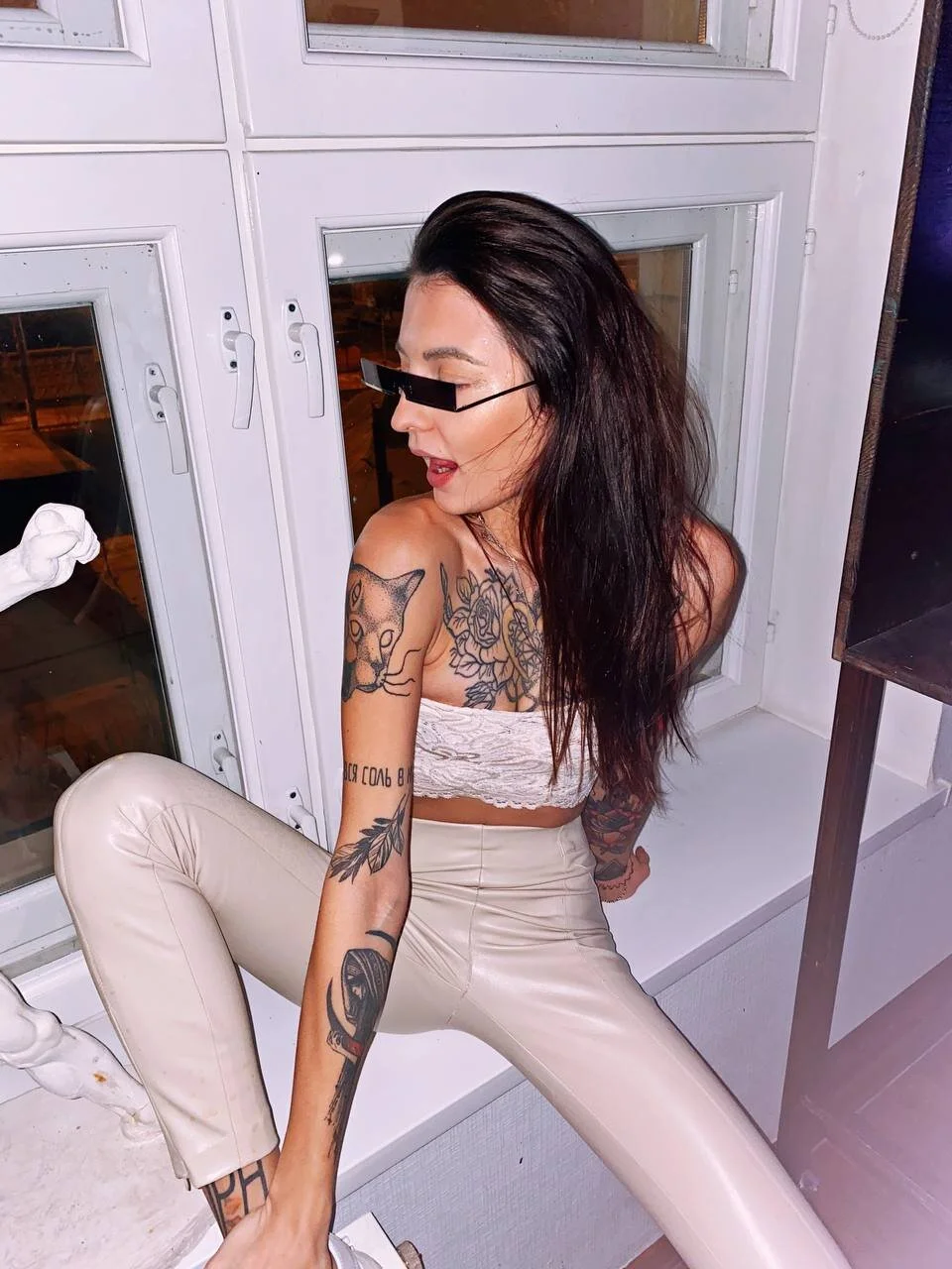 XXX Porn Photo of Nude BabeRainbow 1