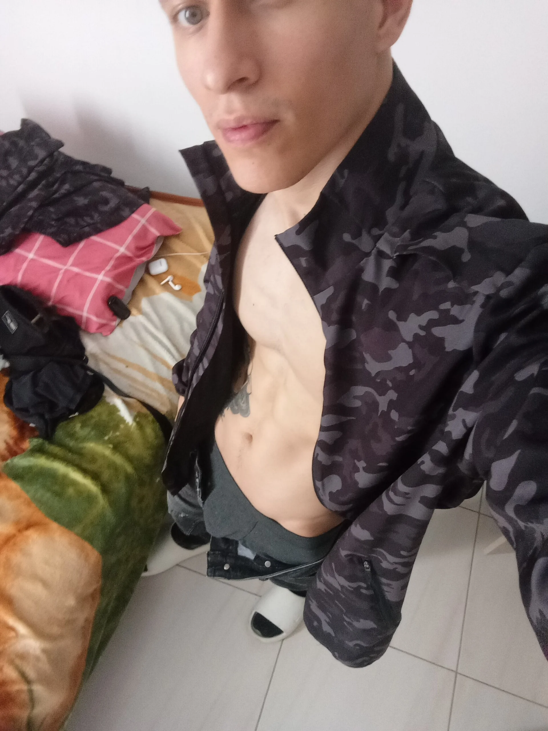 XXX Porn Photo of Nude Isaac_verrati777 3