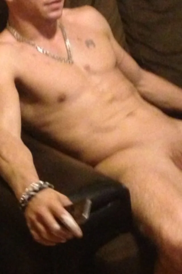 XXX Porn Photo of Nude Vinyboy69 25