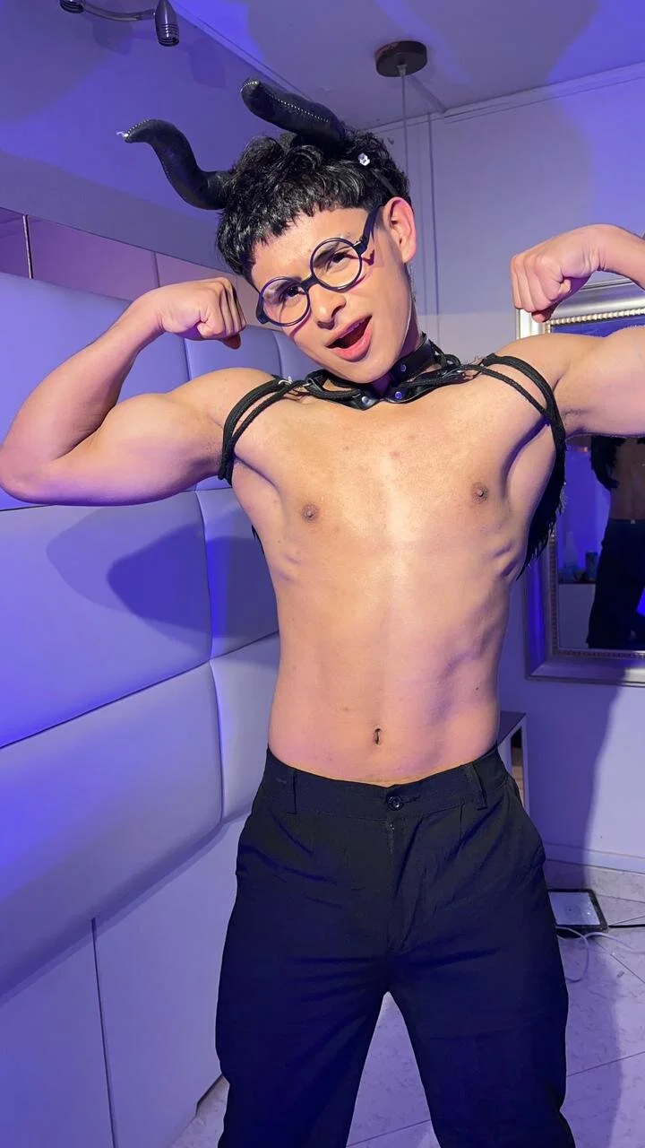 XXX Porn Photo of Nude xandervg 1