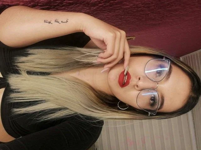 XXX Porn Photo of Nude Aliciawonderxx 3