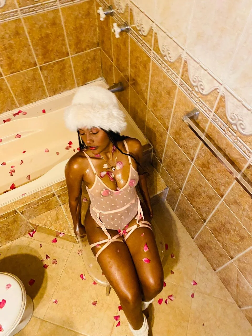 XXX Porn Photo of Nude Zhara_lenoire9 5