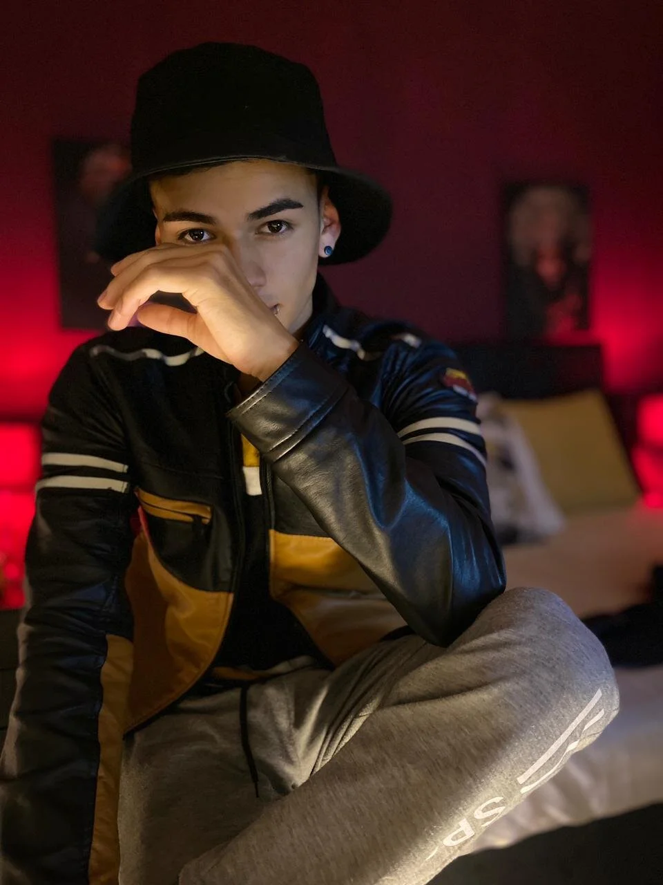 XXX Porn Photo of Nude VikoHands 9