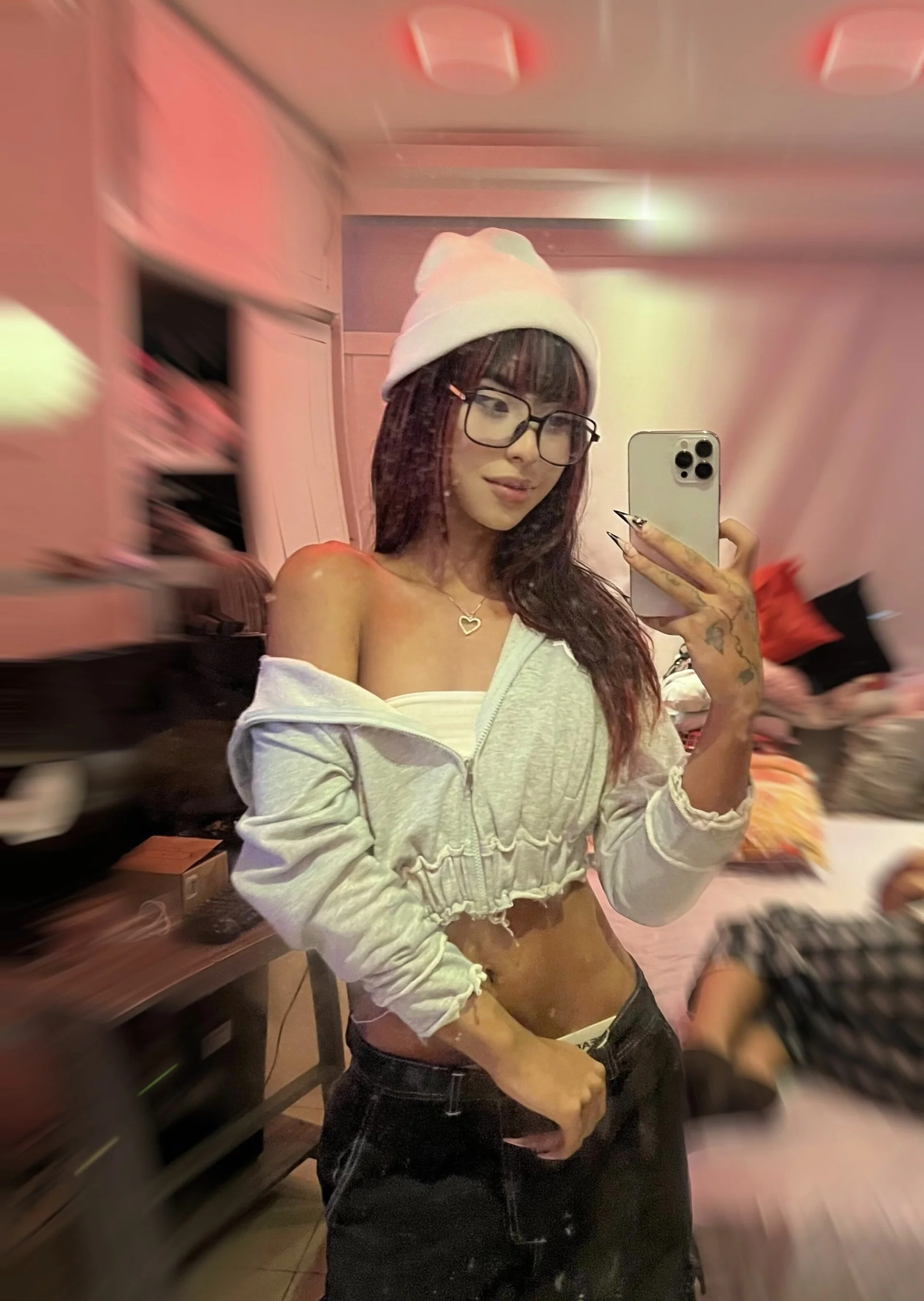 XXX Porn Photo of Nude Cute_Roxxy 2