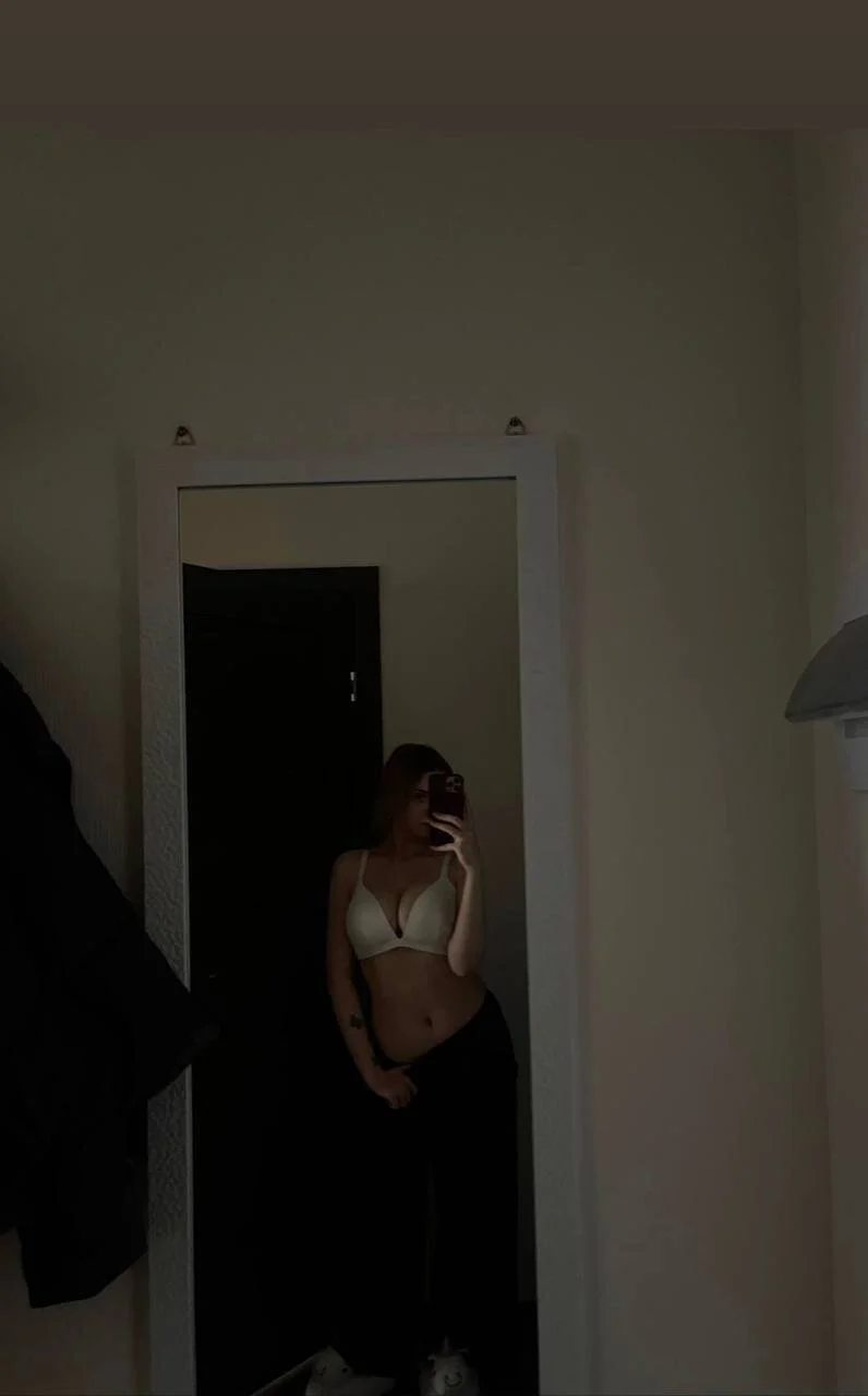 XXX Porn Photo of Nude LomaWaid 2