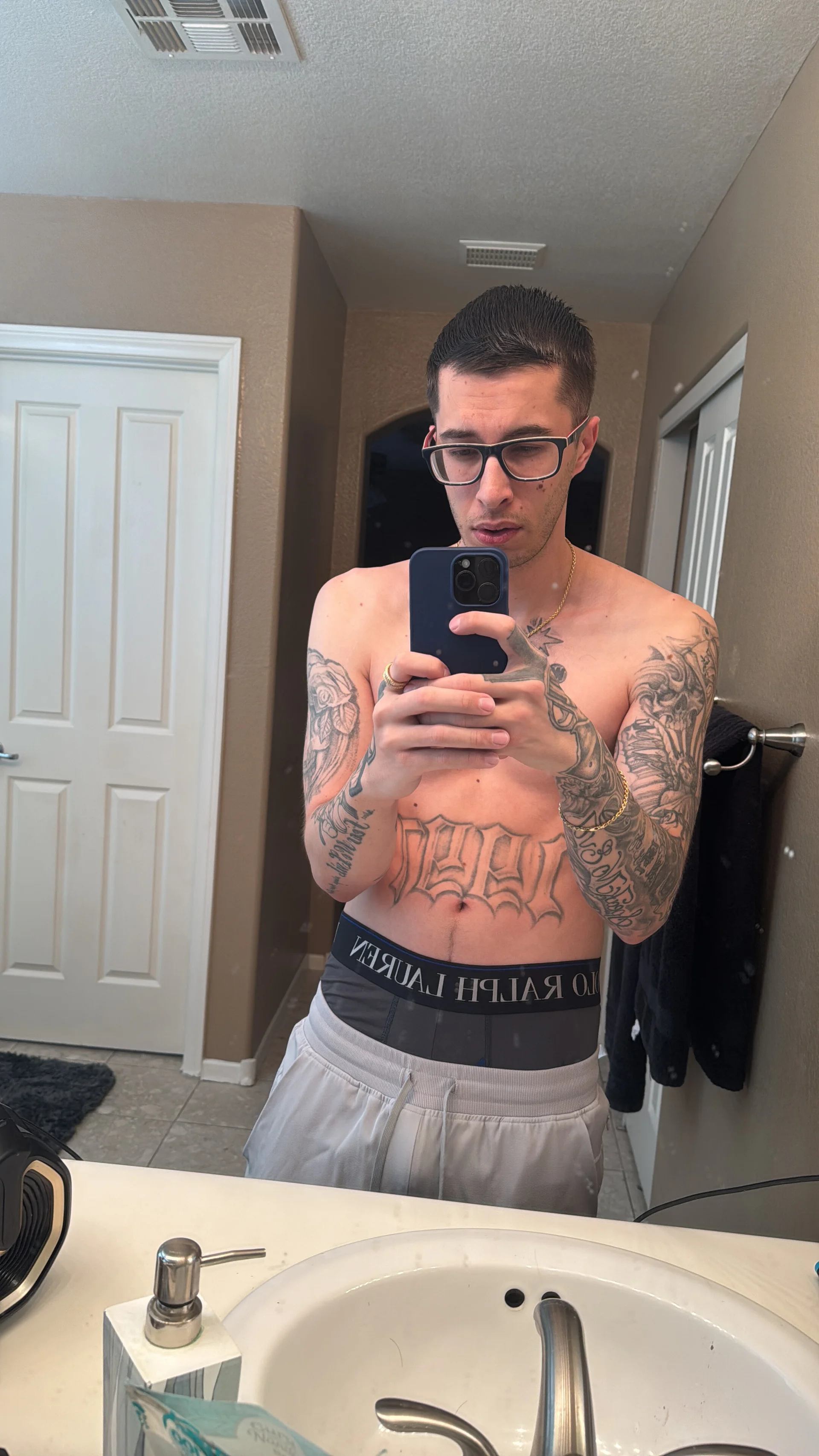 XXX Porn Photo of Nude JuicyJoshy 177