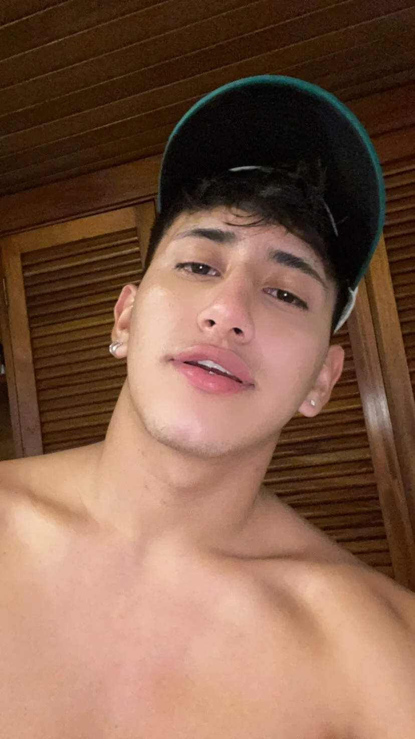 XXX Porn Photo of Nude adrik_cano__ 20