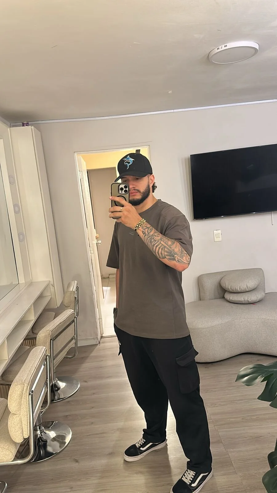 XXX Porn Photo of Nude Raymond_bakerr 3