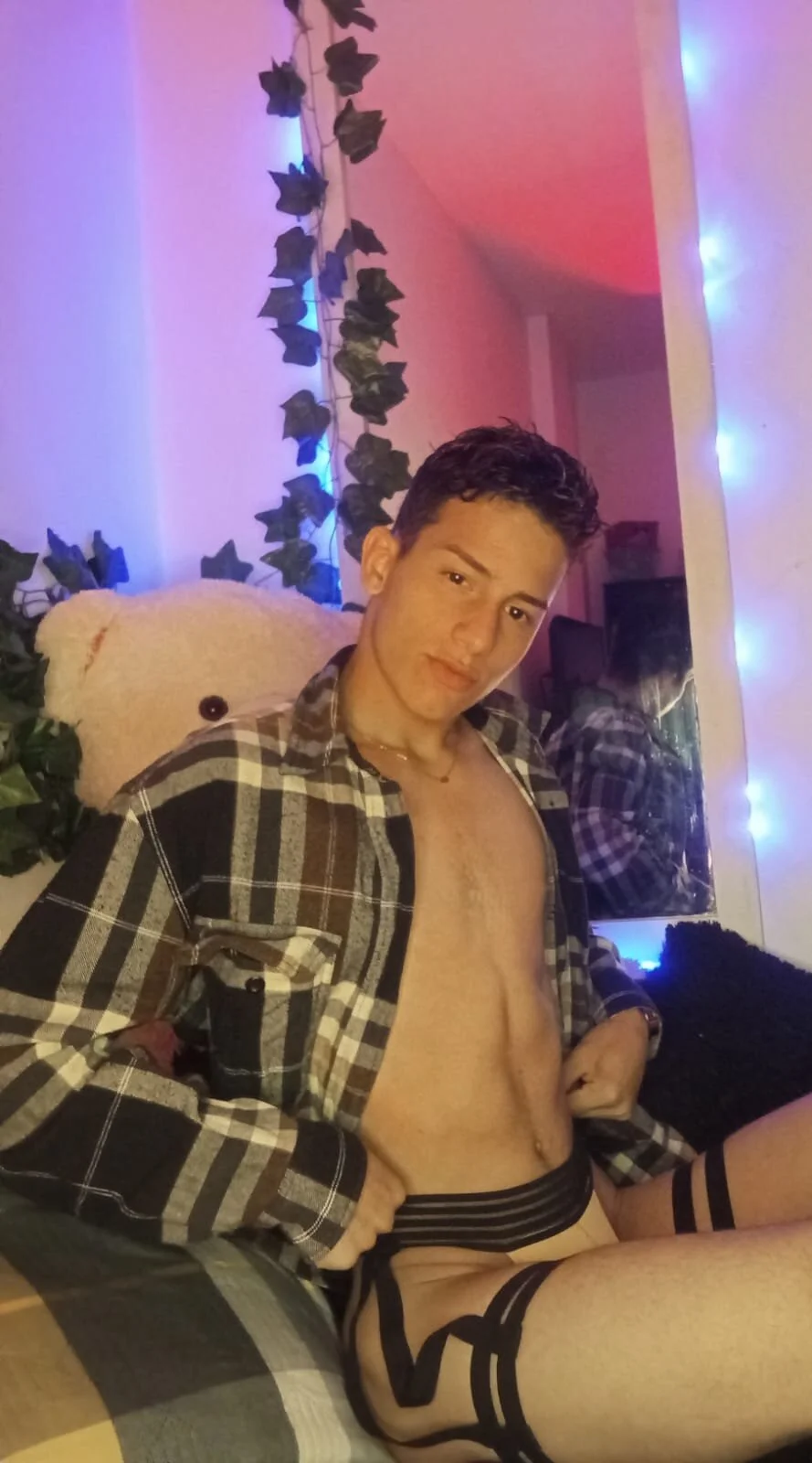 XXX Porn Photo of Nude jhoss_19 1