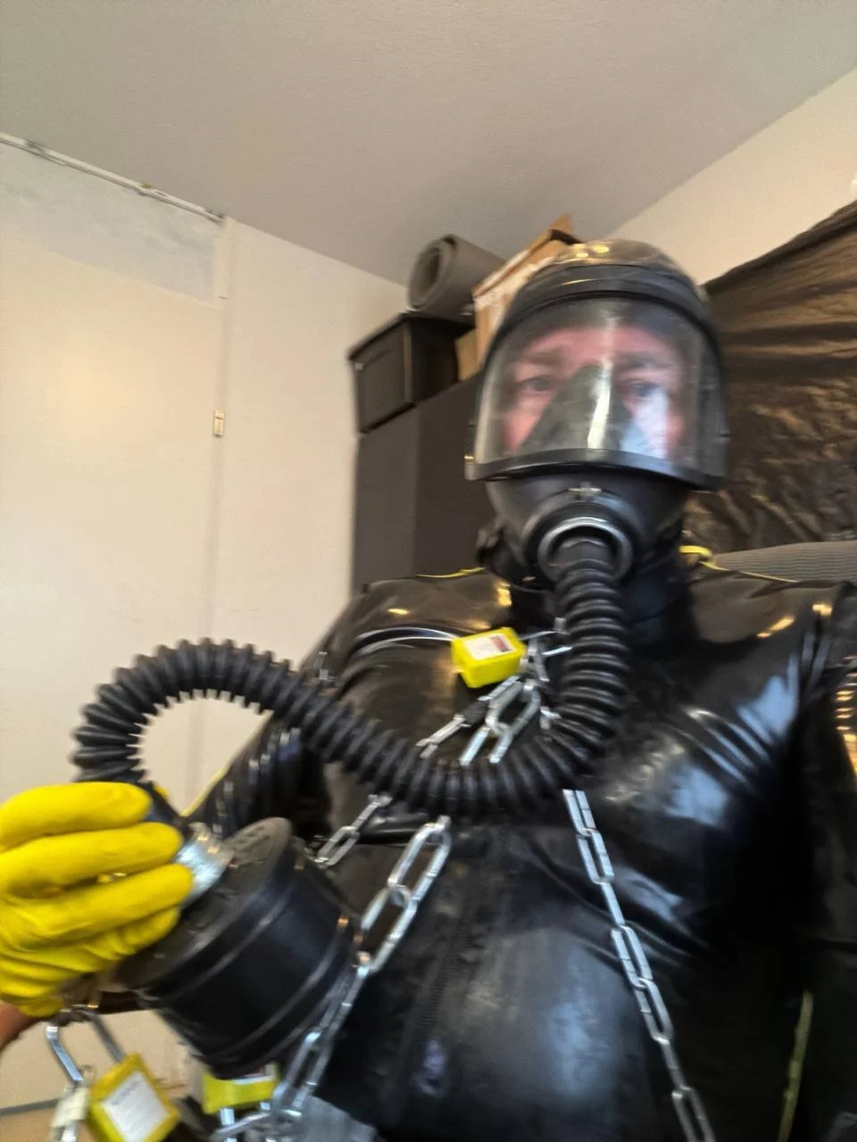XXX Porn Photo of Nude latexslaveboy 3
