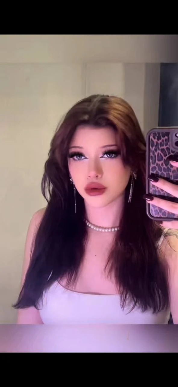 XXX Porn Photo of Nude Glowia 2