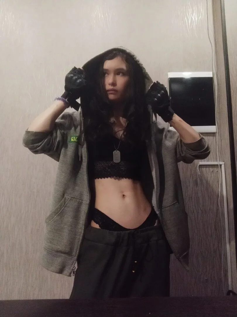 XXX Porn Photo of Nude Emily_Strikeee 4