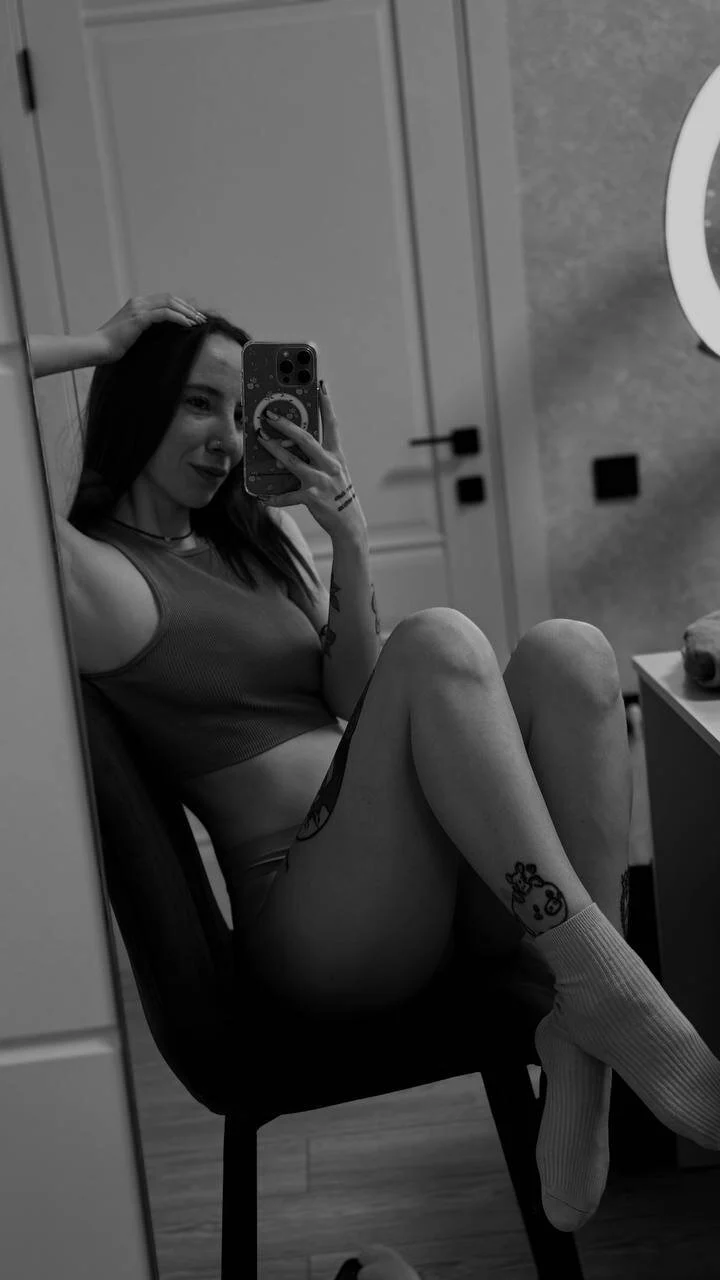 XXX Porn Photo of Nude lolalivex 4