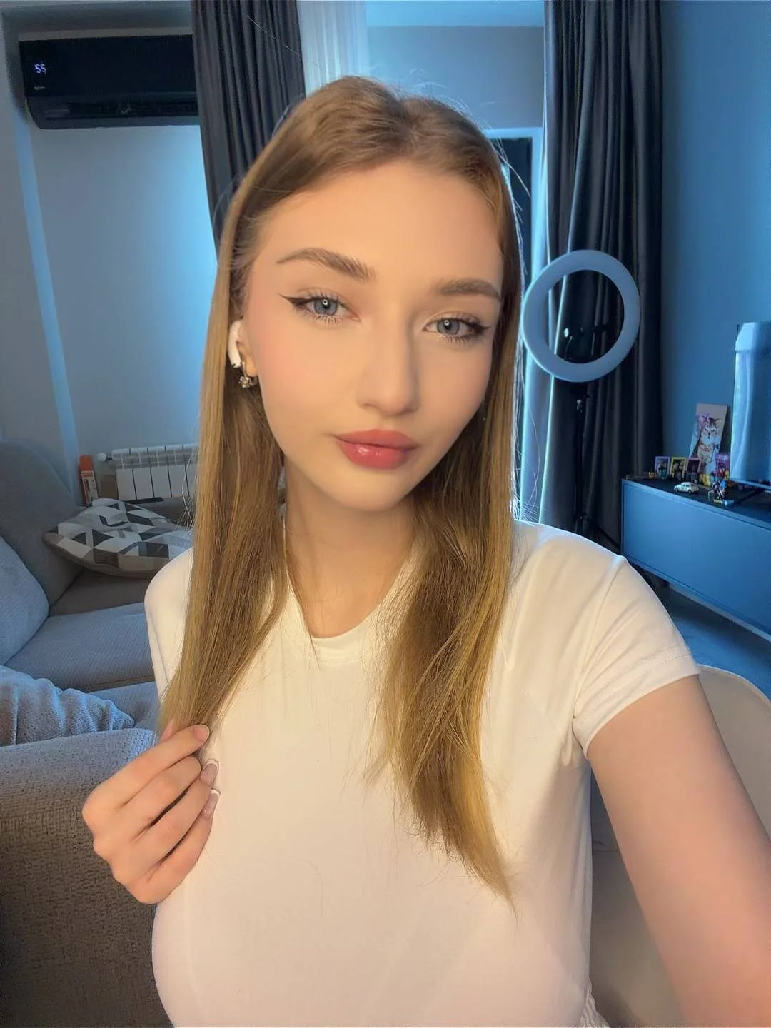 XXX Porn Photo of Nude AveryBerkson 70