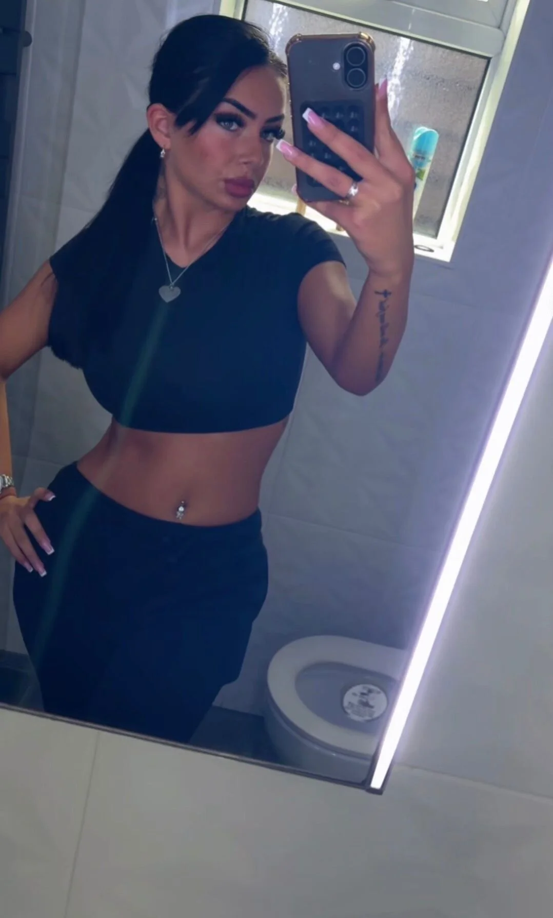 XXX Porn Photo of Nude BuenoBx 14