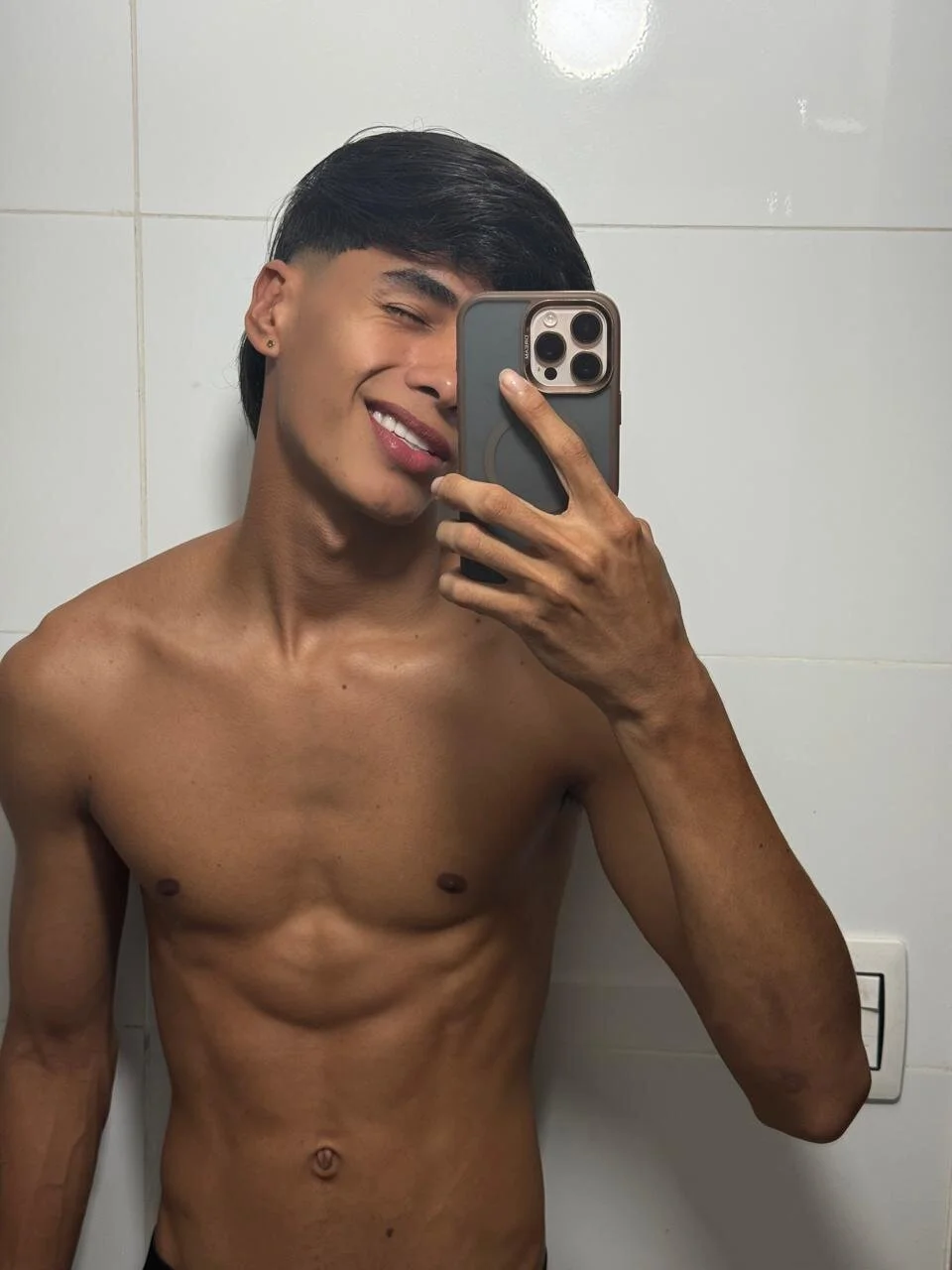 XXX Porn Photo of Nude andrewortix 20