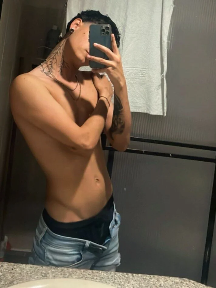 XXX Porn Photo of Nude Dominic_Foxx 2