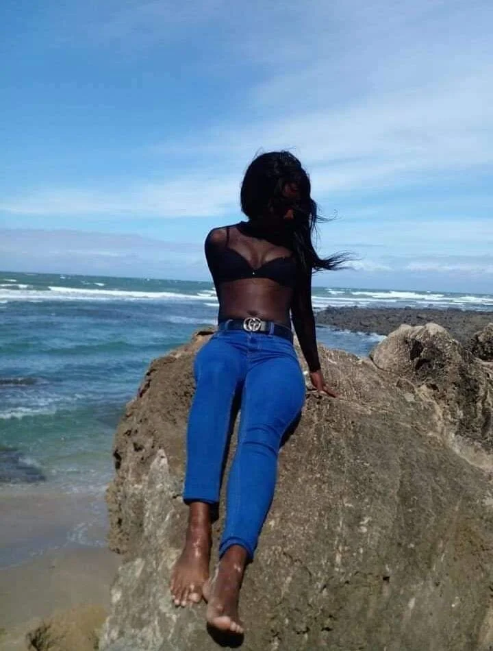 XXX Porn Photo of Nude Lucy_Blacksilk 5