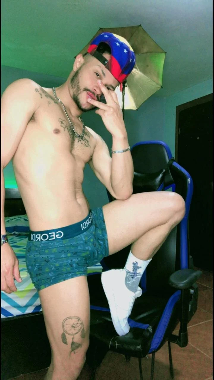 XXX Porn Photo of Nude Sebastian_lugo 29