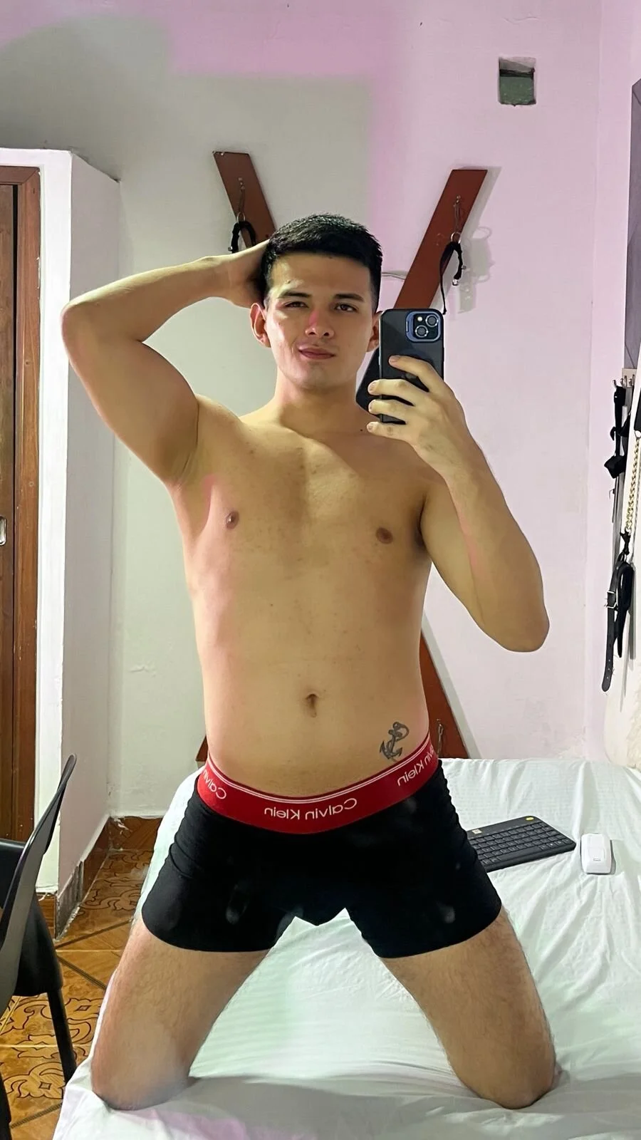 XXX Porn Photo of Nude GoldenBoyM 28