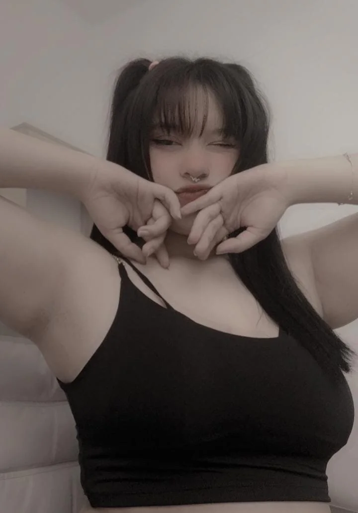 XXX Porn Photo of Nude Miniie_N 8