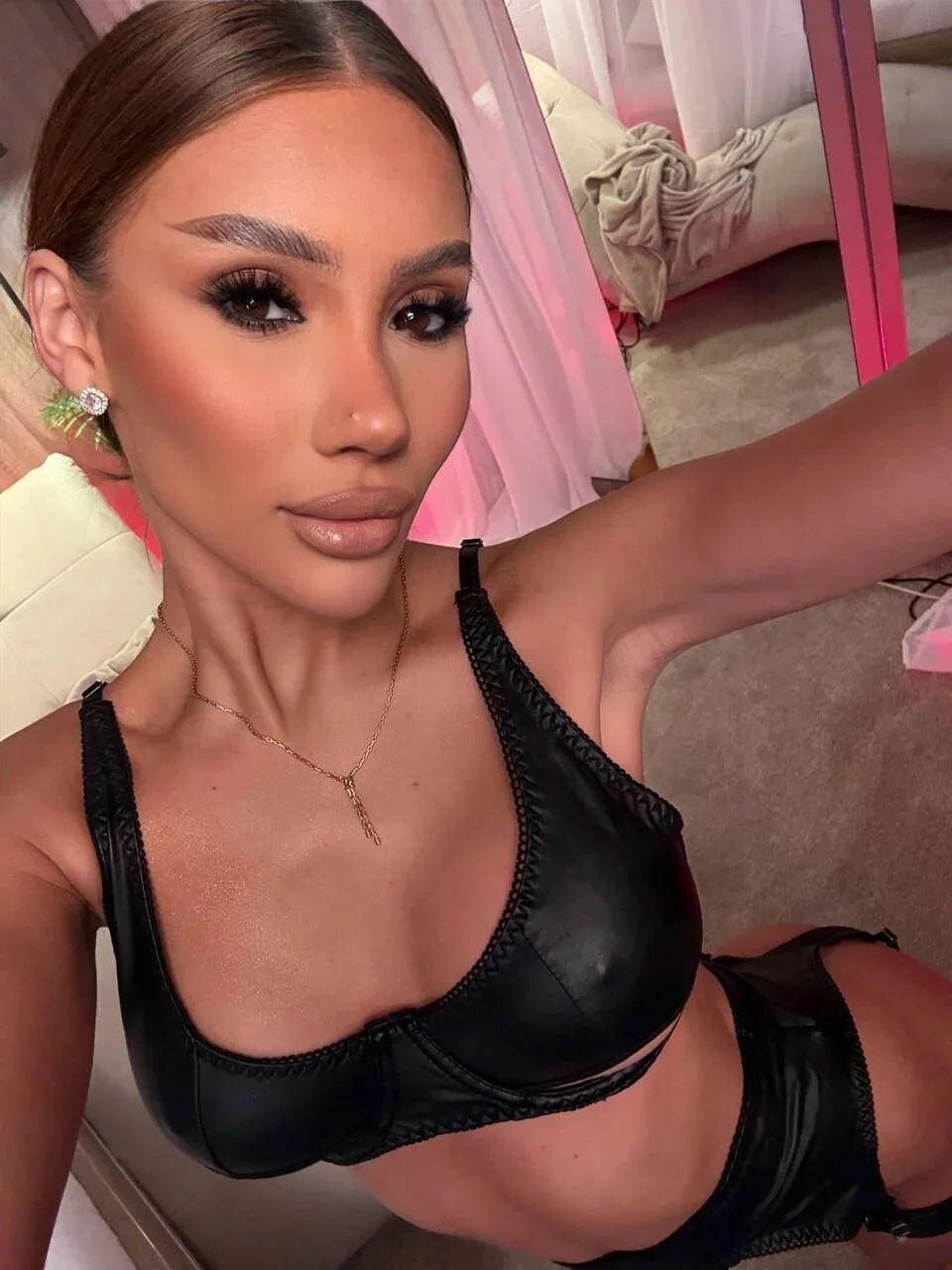 XXX Porn Photo of Nude AvaHeath 25