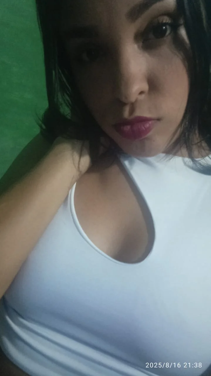 XXX Porn Photo of Nude smallkarlakarla 12