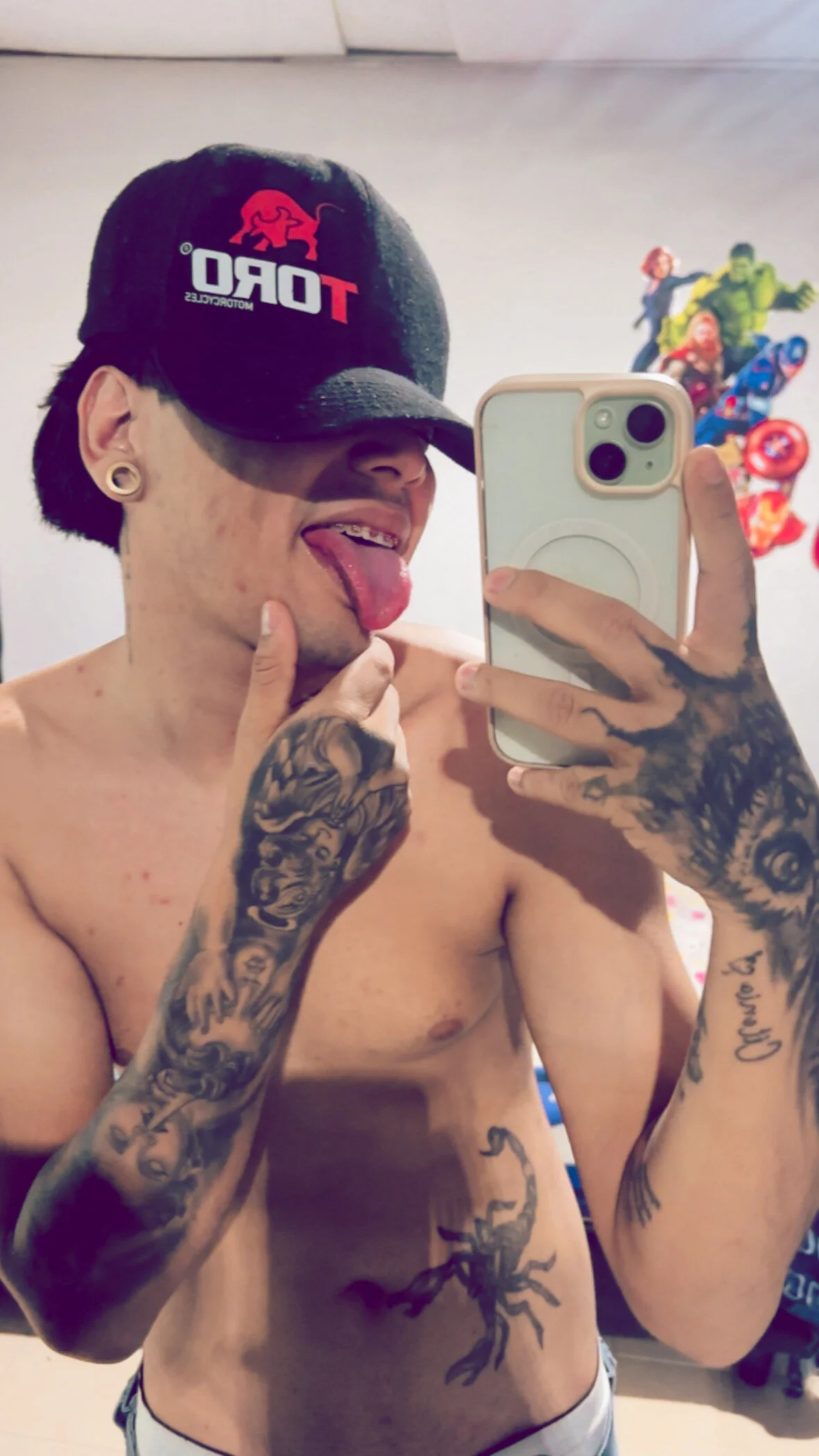 XXX Porn Photo of Nude extrongerboyx_12 9